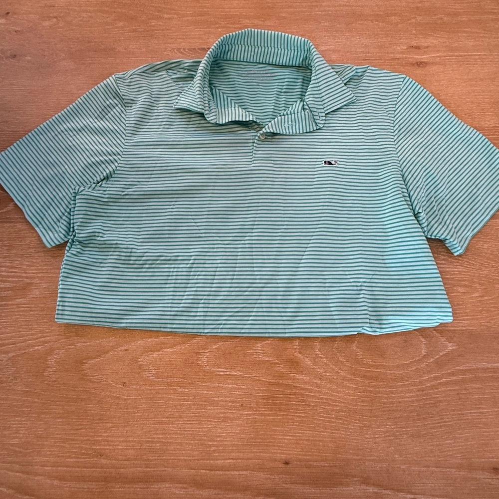 Men’s Vineyard Vines Performance polo. Sz medium. Short sleeve. Green stripe.